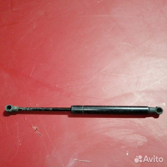 Амортизатор багажника Lexus Gs S190