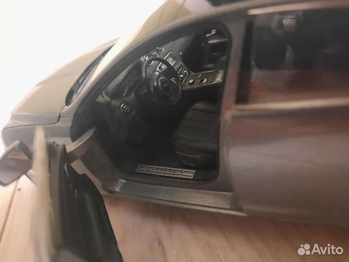 Jaguar xj 2010г. коллекционная модель игрушка маши