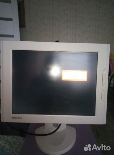 Монитор Samsung