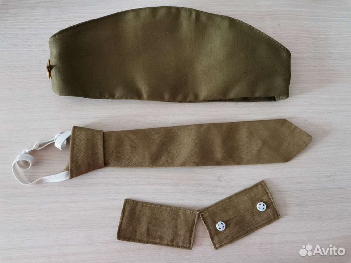 Пилотка военная, галстук и погоны