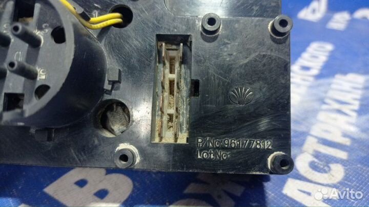 Блок управления печкой Daewoo Nexia седан 2003