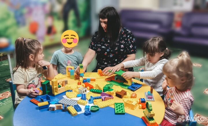 Няня воспитатель