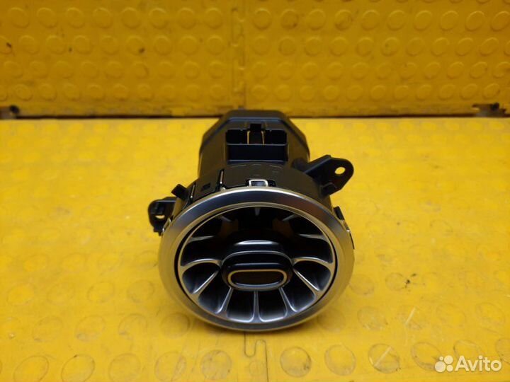 Дефлектор воздушный передний Mercedes-Benz