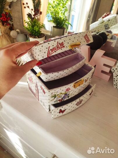 Шкатулка новая для украшений