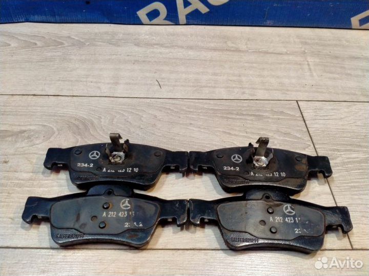 Тормозные колодки заднее Mercedes-Benz 212.054 E