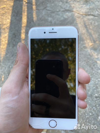 Телефон iPhone 6s