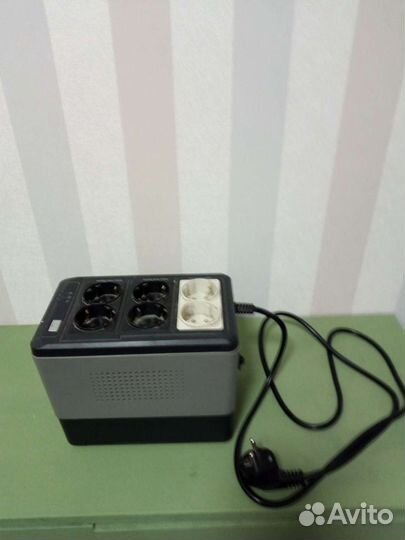 Источник бесперебойного питания UPS ippon