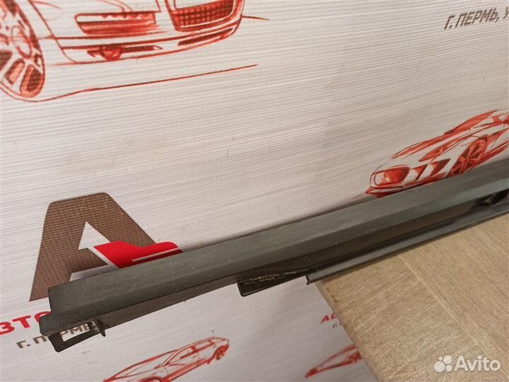 Накладка порога кузова - наружная облицовка правая