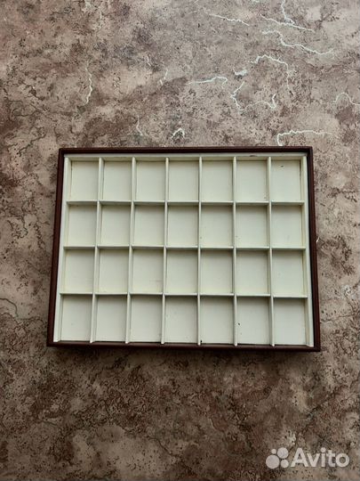 Лотки для ювелирных изделий на витрину