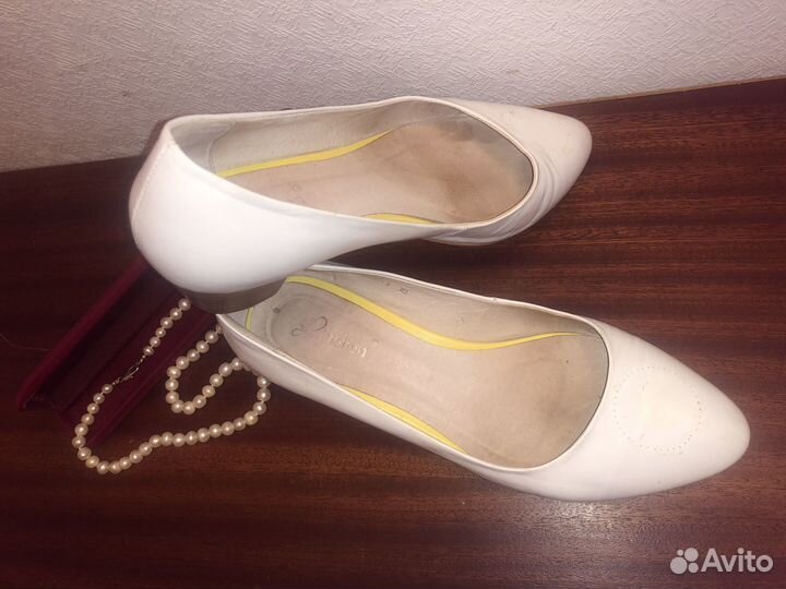 2 Туфли натуральня кожа белые