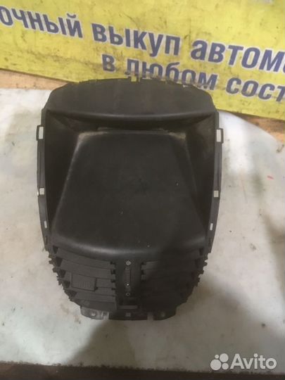 Рамка центральная в торпедо Peugeot 207