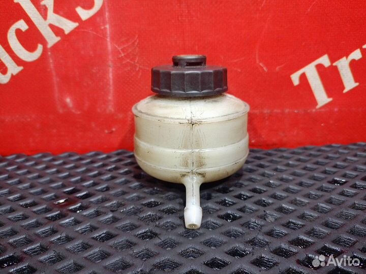 Бачок главного цилиндра сцепления