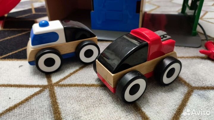 Икеа Лиллабу гаражс машинками