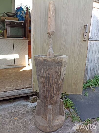 Старинная ступа с пестом