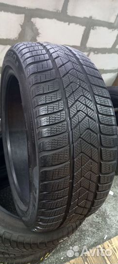 Pirelli Winter Sottozero 3 235/45 R18 98