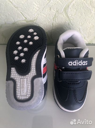 Кроссовки Adidas