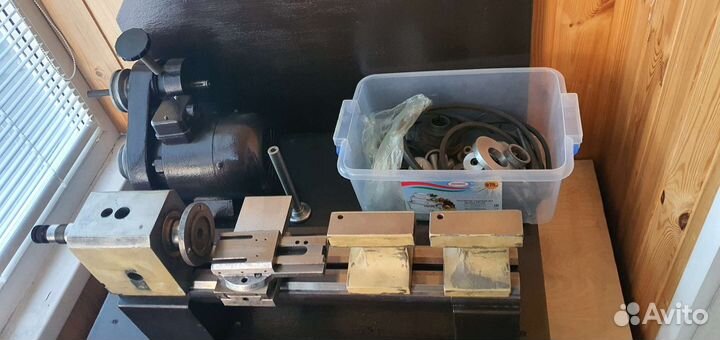 Часовой токарный станок 16в02