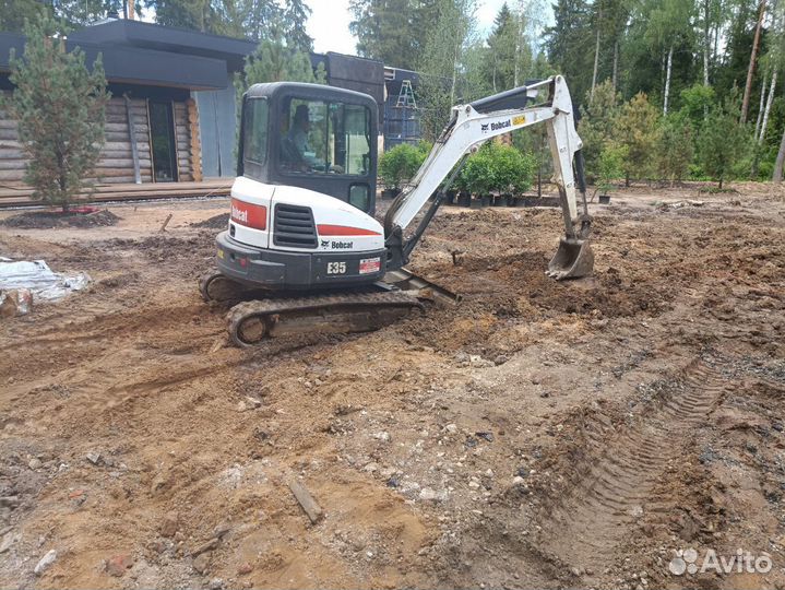 Услуги мини экскаватора. Мини экскаватор в аренду