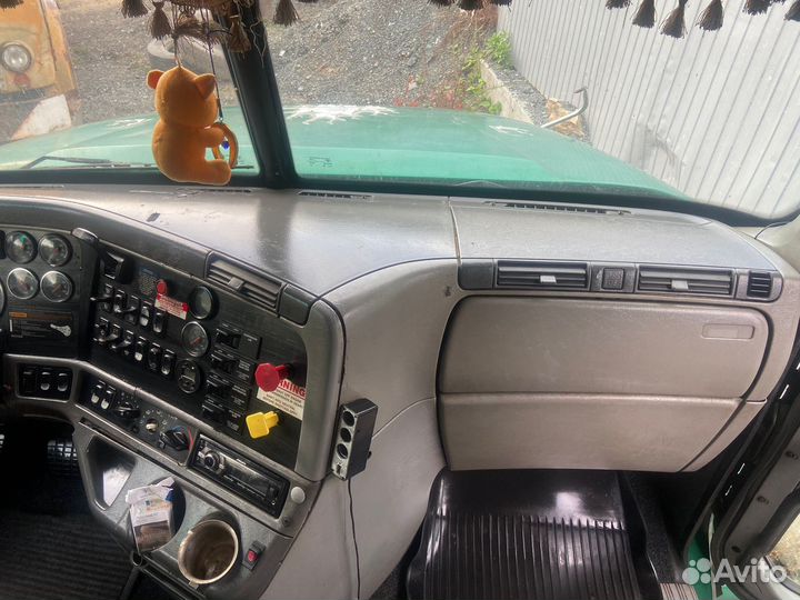 Freightliner CL120064ST, 2003