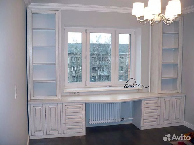 Компьютерный стол и шкаф