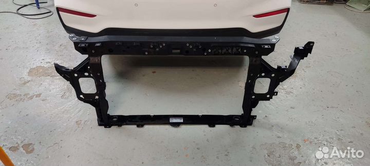 Передняя панель, телевизор Kia Exceed