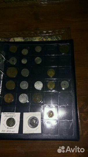 2 альбома монет