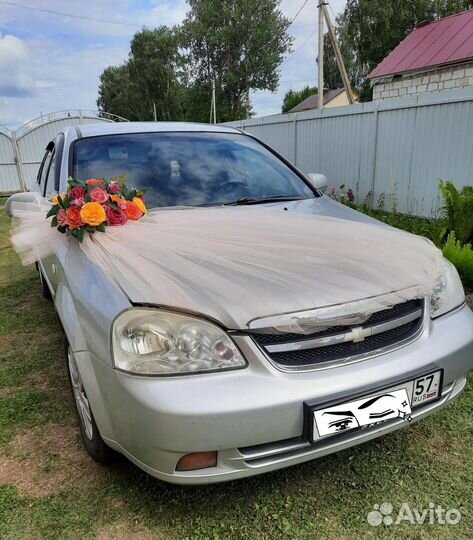 Свадебные украшения на машину