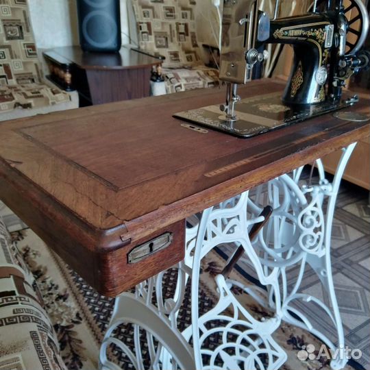 Швейная машинка naumann