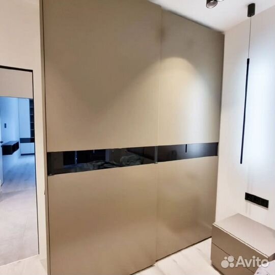 Шкаф под заказ отдельно стоящиий