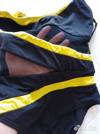 Купальник слитный новый