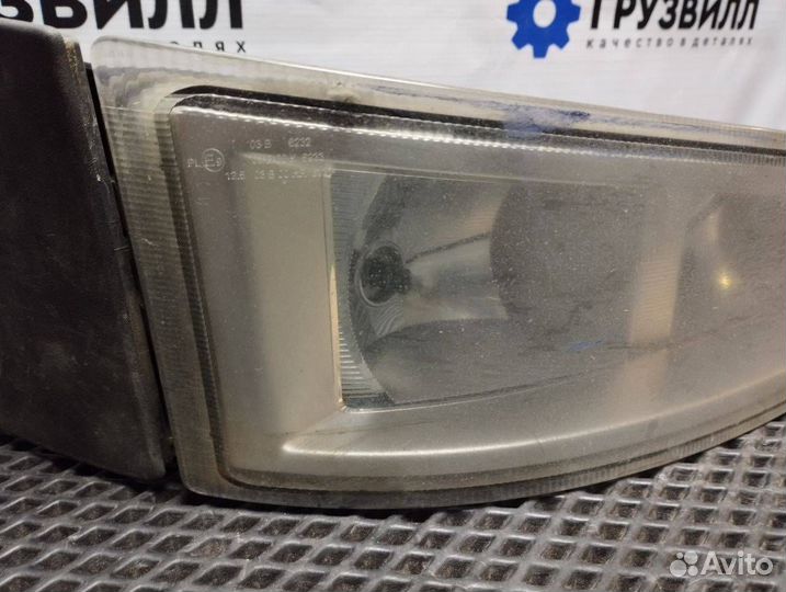 Фара противотуманная правая Volvo FH4 21221153