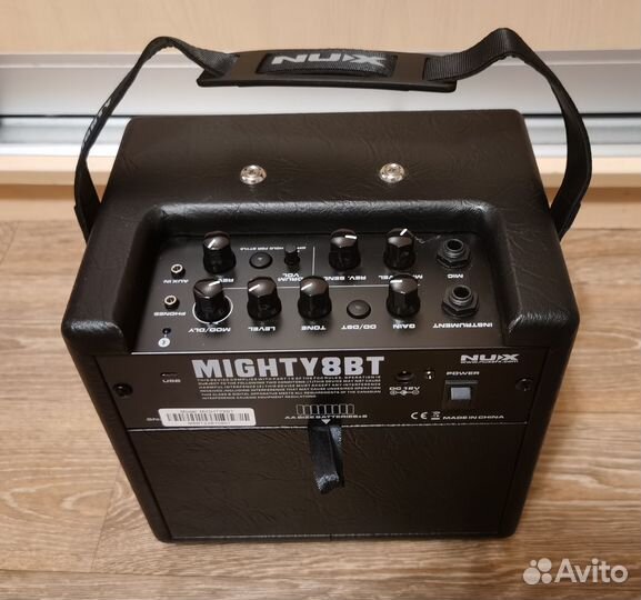 Цифровой комбоусилитель Nux Mighty-8BT гитарный