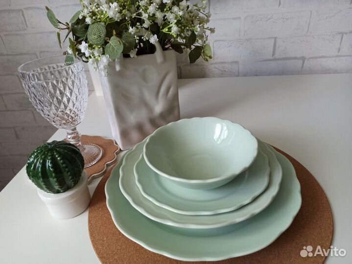 Набор столовой посуды новый