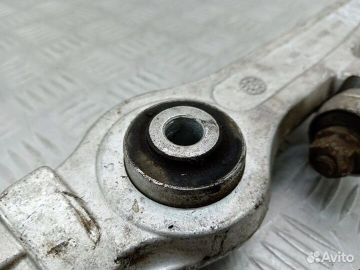 Рычаг передний правый для Audi A4 B5 8D0407151E