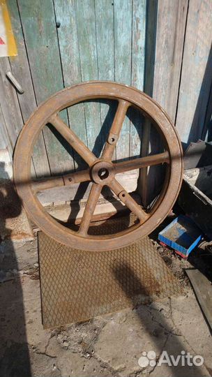 Маховик от парового трактора