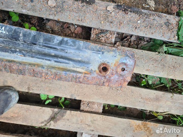 Усилитель бампера задний Ford Focus 3 1.6 2013