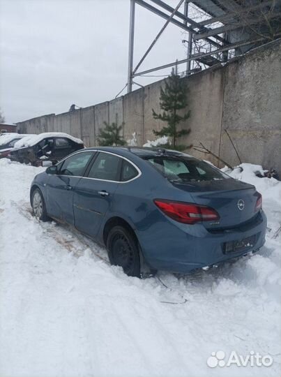 Поршень с шатуном Opel Astra J A16XER 2013