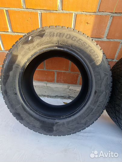 Bridgestone Blizzak DM-V2 225/65 R17