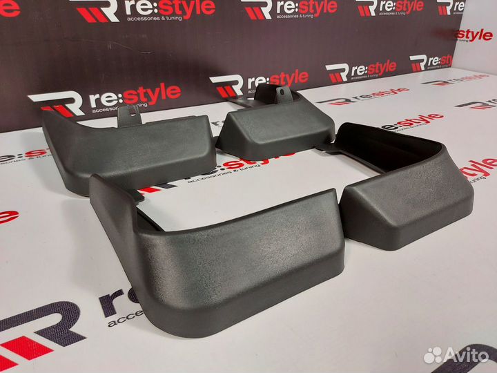 Брызговики Honda Vezel 1м 13-18г Черные T1860