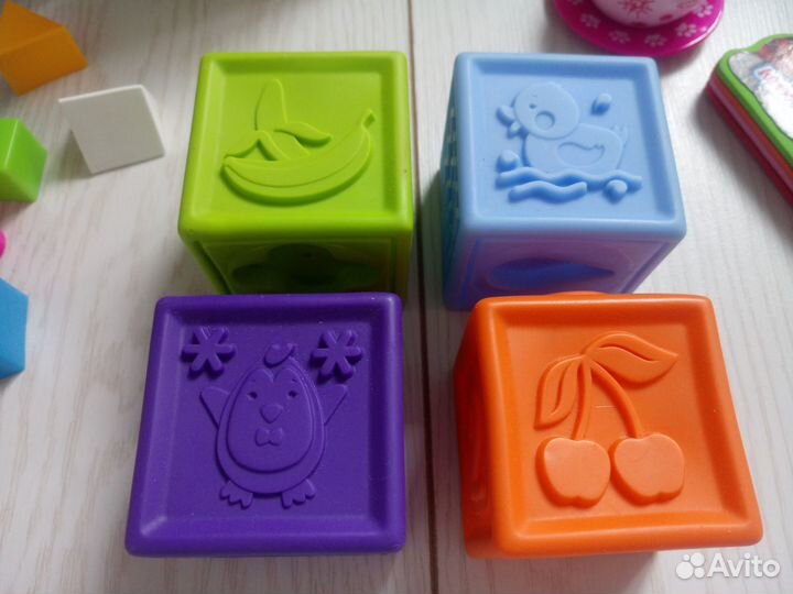 Развивающие игрушки для малышей пакетом