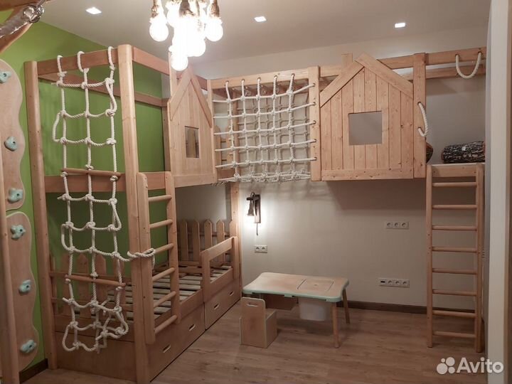 Двухъярусная кровать