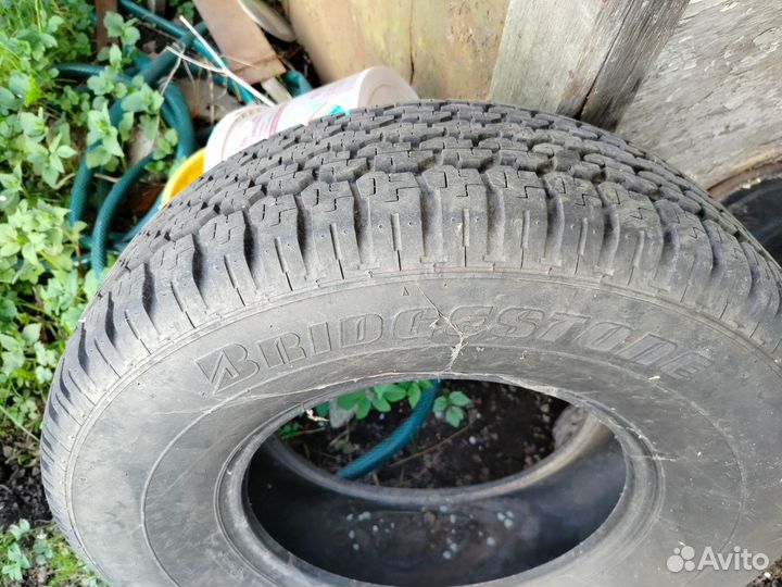 Bridgestone Dueler H/T D689 255/70 R15