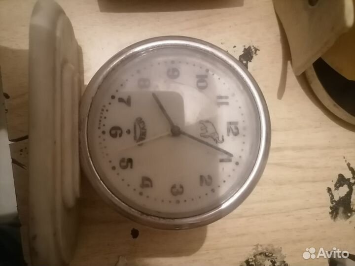 Старинные будильники Дружба, Слава, Витязь