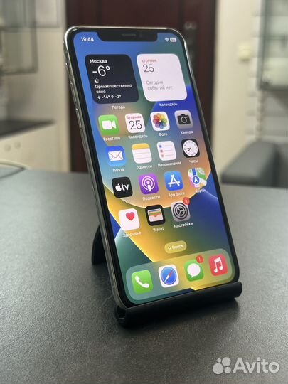 iPhone Xs, 64 ГБ