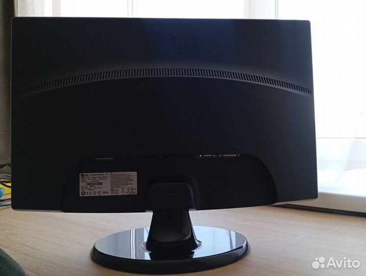 Монитор LG 2343