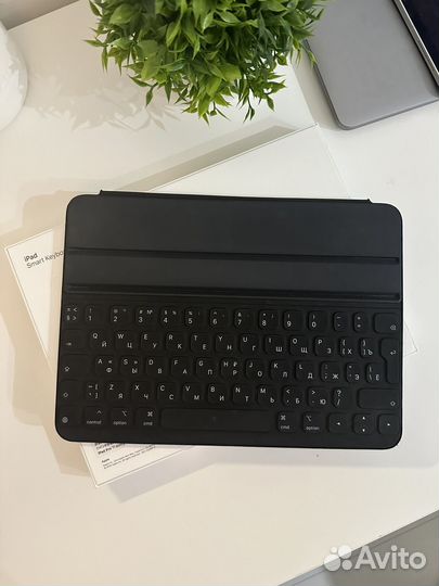 Apple SMART Keyboard Folio 11