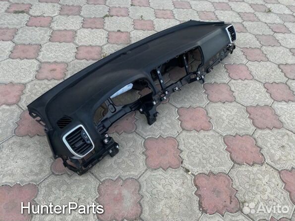 Торпедо Kia Sportage 4