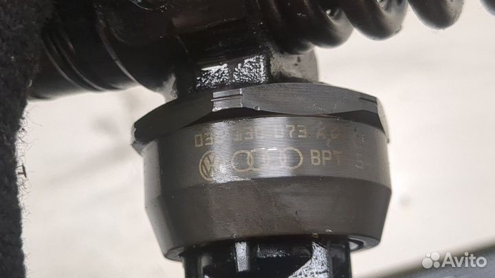 Форсунка топливная Volkswagen Golf 4