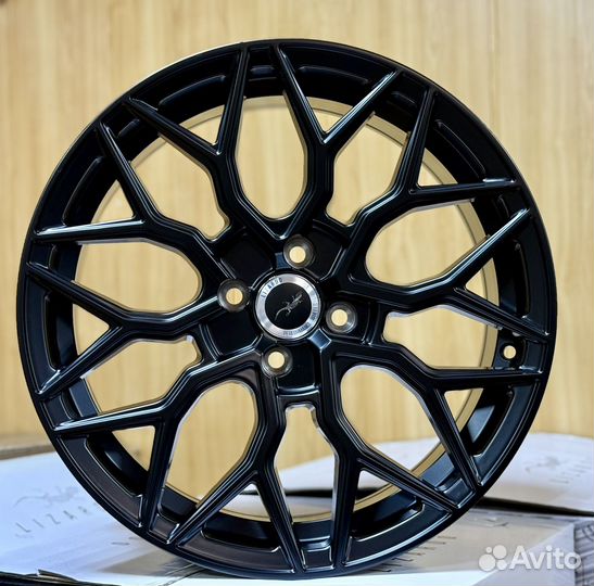 R17 4x100 Vossen HF2 Lizardo SB