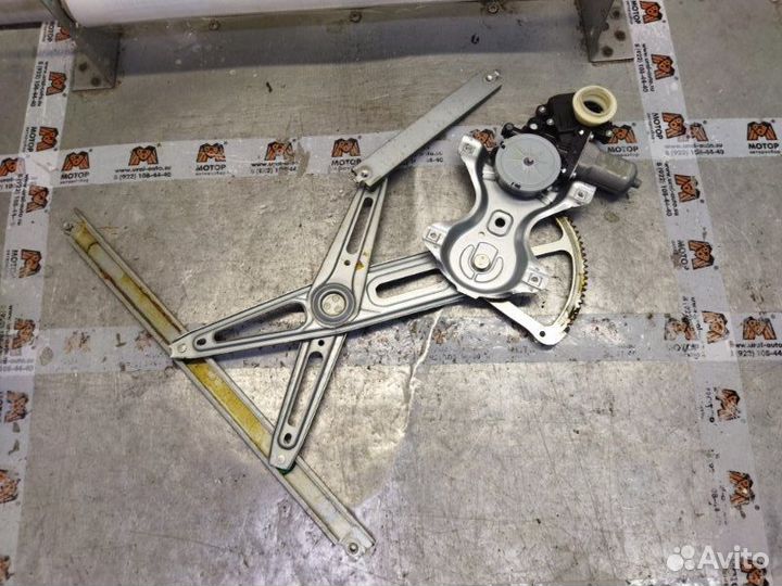 Стеклоподъемник передний правый Toyota Avensis 3